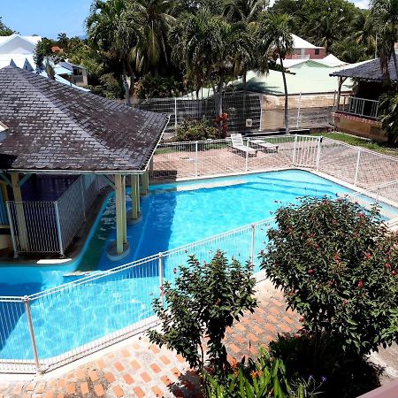 Studio Climatise - Piscine-Plage - 2 A 3 Personnes Sainte-Anne Kültér fotó