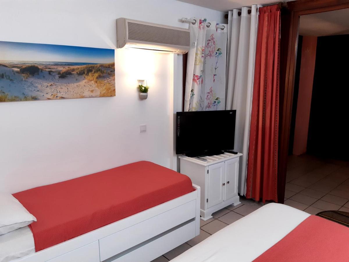 Studio Climatise - Piscine-Plage - 2 A 3 Personnes Sainte-Anne Kültér fotó